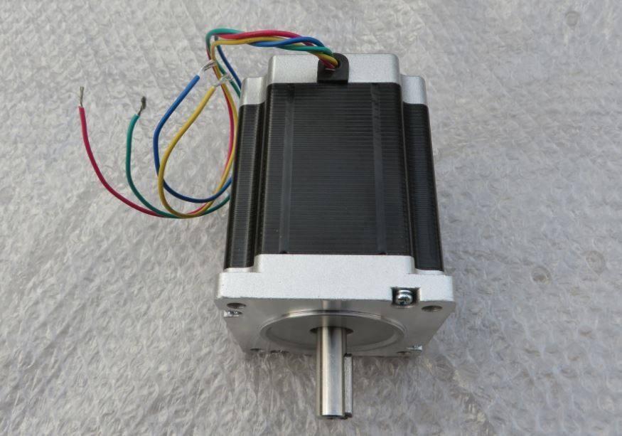 多臺步進(jìn)電機(jī)可以用一個(gè)驅(qū)動(dòng)器控制嗎？